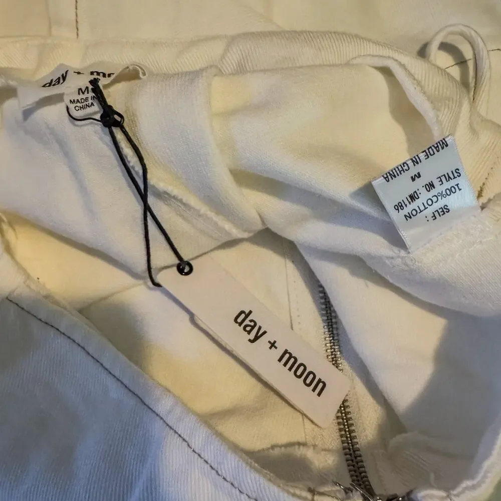 Day + Moon White Denim Wrap Cargo Skort Front Pockets Side Tie NWT Size Medium